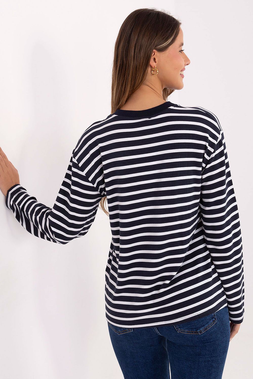 Blouse model 221747 Relevance